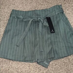 Stylish Green Striped Women Shorts NWT